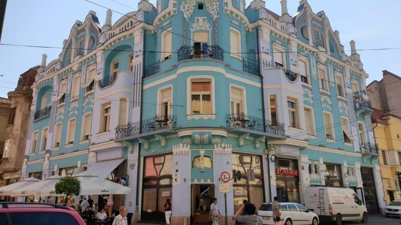 A Piece Of History In Moscovitz Palace Oradea Exterior photo